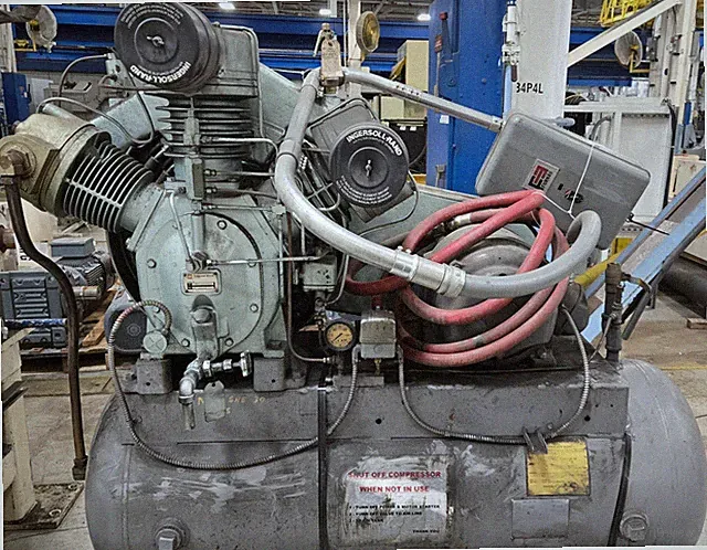 INGERSOLL-RAND 25T-T305LLM AIR COMPRESSOR USED