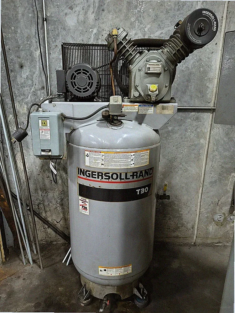 INGERSOLL-RAND RECIPROCATING AIR COMPRESSOR T30 2475