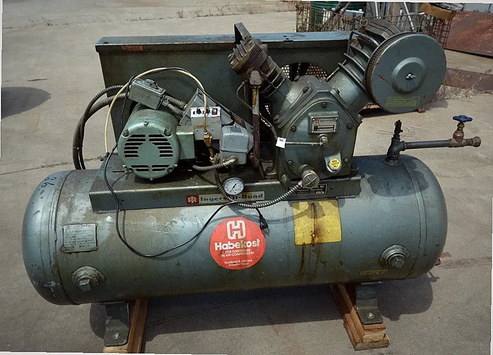 Ingersoll Rand T-30 Air Compressor (Inv.35633)